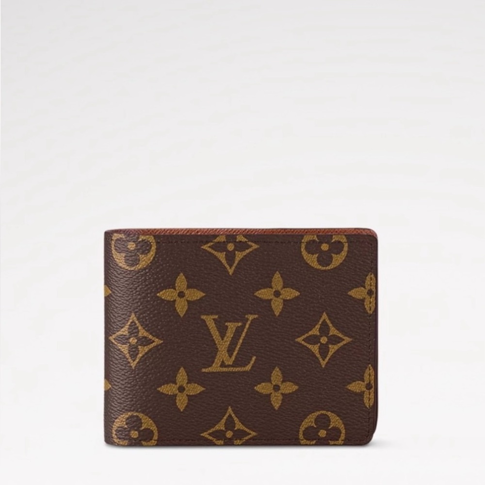 Luis Vuitton bifold wallet